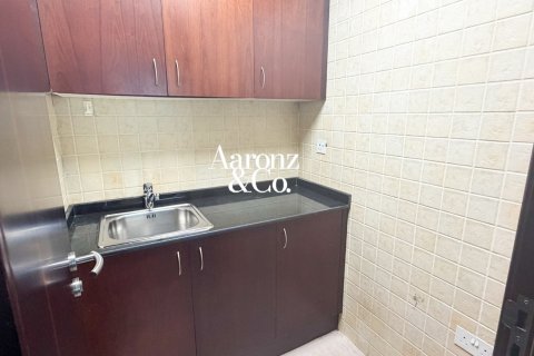 Oficiu de vânzare în Jumeirah Lake Towers, Dubai, EAU 113 mp.  №705560 - poză 9