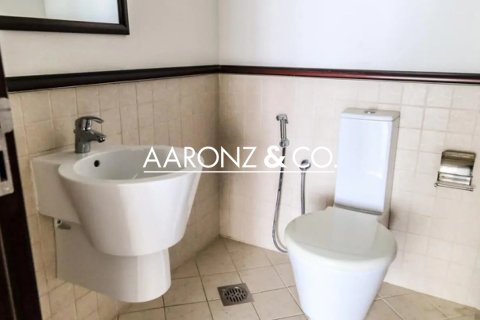 Ured u gradu Jumeirah Lake Towers, Dubai, UAE 113 m2 Br. 705560 - Slika 9