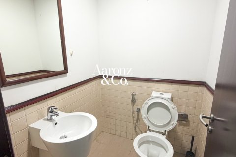 Oficiu de vânzare în Jumeirah Lake Towers, Dubai, EAU 113 mp.  №705560 - poză 10