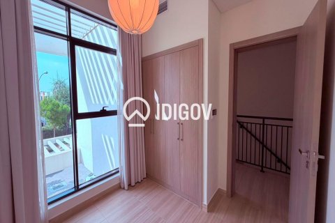 Townhouse de închiriat în Dubai, EAU 3 dormitoare, 154.22 mp.  №735686 - poză 2