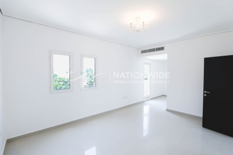 Vilë në Abu Dhabi, Emiratet e Bashkuara Arabe 5 dhoma gjumi, 273 m2. № 629909 - Foto 14