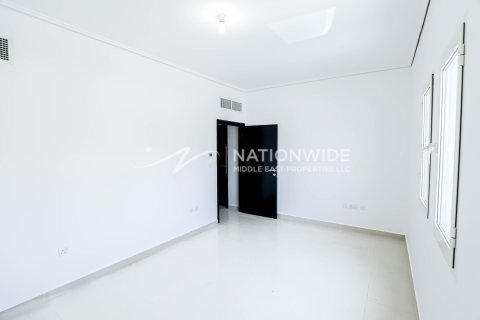 Vilë në Abu Dhabi, Emiratet e Bashkuara Arabe 5 dhoma gjumi, 273 m2. № 629909 - Foto 5