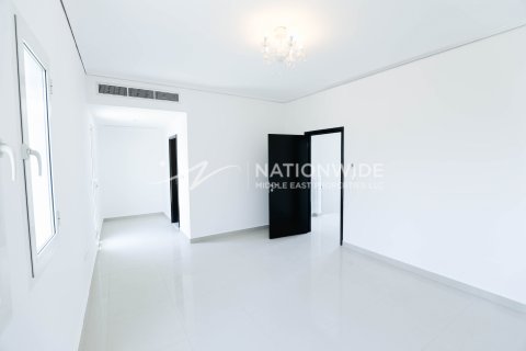 Vilë në Abu Dhabi, Emiratet e Bashkuara Arabe 5 dhoma gjumi, 273 m2. № 629909 - Foto 15
