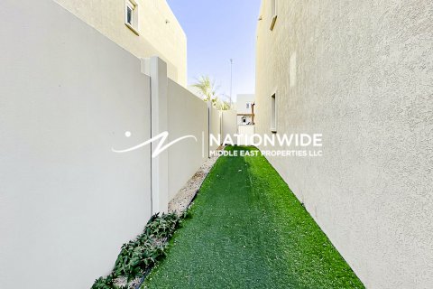 Vilë në Abu Dhabi, Emiratet e Bashkuara Arabe 5 dhoma gjumi, 273 m2. № 629909 - Foto 20