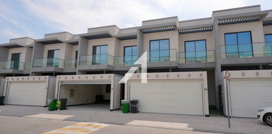 ویلا در Dubai ، امارات متحده عربی 4 خوابه ، 218.1 متر مربع. شماره 642382