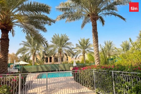 Kaupunkipientalo Dubai, Arabiemiraatit 2 makuuhuonetta, 197.1 m2 № 760101 - kuva 14