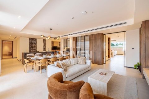 Снять в аренду пентхаус в Джумейра, Дубай, ОАЭ 3 спальни, 204.85м2, № 745493 - фото 1