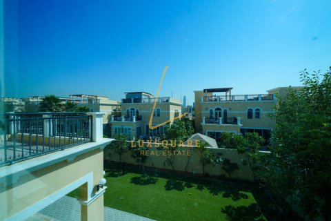 Jumeirah Park, Dubai, BAE’de kiralık villa 4 yatak odası, 504 m&sup2; No 700840 - fotoğraf 20
