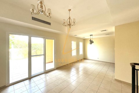 Vilă de închiriat în Arabian Ranches, Dubai, EAU 2 dormitoare, 208 mp.  №700841 - poză 6