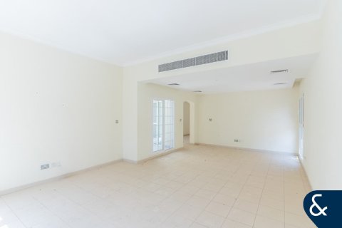 Villa i The Lakes, Dubai, Emiratene 3 soverom, 341 kvm nr. 684912
