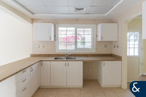 Vila u The Lakes, Dubai, UAE 3 spavaćih soba, 341 m2 Br. 684912 - fotografija 8