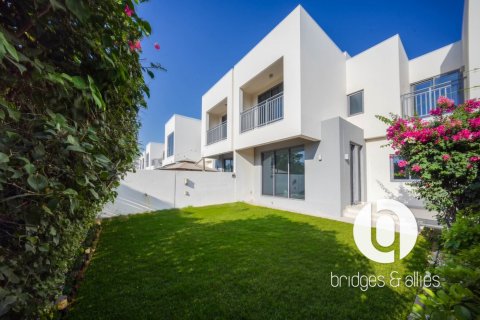 ویلا برای اجاره در Dubai Hills Estate، Dubai، امارات متحده عربی 3 خوابه ، 212 متر مربع ، شماره 751524 - تصویر 2