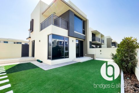 Dubai Hills Estate, UAE의 임대용 빌라 침실 4개, 229제곱미터 번호 751523 - 사진 1