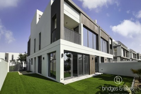 Willa do wynajęcia w Tilal Al Ghaf, Dubai, ZEA 4 sypialnie, 311 mkw., nr 751525 - zdjęcie 1