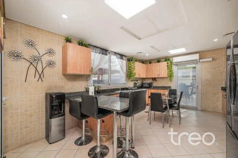 Villa in vendita a Falcon City of Wonders, Dubai, EAU 5 camere da letto, 603.96 mq. № 755419 - foto 8
