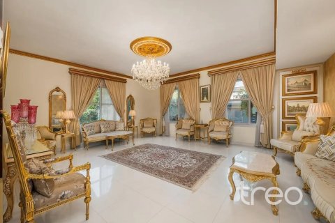 Villa in vendita a Falcon City of Wonders, Dubai, EAU 5 camere da letto, 603.96 mq. № 755419 - foto 4