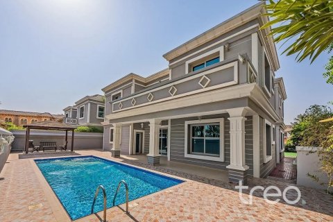 Villa in vendita a Falcon City of Wonders, Dubai, EAU 5 camere da letto, 603.96 mq. № 755419 - foto 2