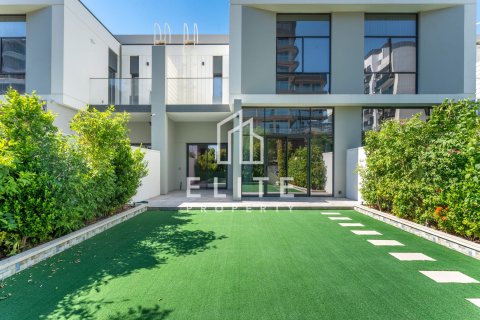 Maison de ville à Al Furjan, Dubai, EAU: 3 chambres, 221 m2 № 736516