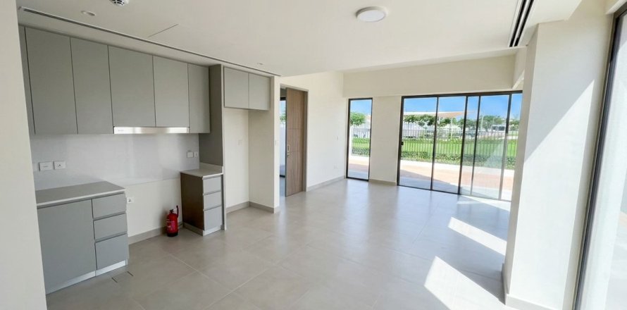 Townhouse in Dubai, UAE 4 bedrooms, 257.5 sq.m. № 719937