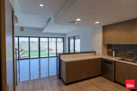 Vila u Dubai, UAE 4 spavaćih soba, 270 m2 Br. 719940 - fotografija 8