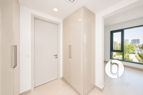 Villa te huur in Dubai Hills Estate, Dubai, VAE 4 slaapkamers, 237 vr.m., nr 715750 - foto 17