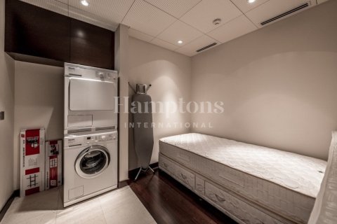 Apartment sa Burj Khalifa, Dubai, UAE 2 silid-tulugan, 177.35182700 sq.m. № 715753 - larawan 8