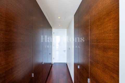 Apartment sa Burj Khalifa, Dubai, UAE 2 silid-tulugan, 177.35182700 sq.m. № 715753 - larawan 30