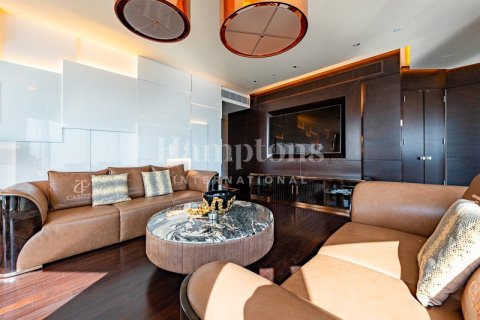 Apartment sa Burj Khalifa, Dubai, UAE 2 silid-tulugan, 177.35182700 sq.m. № 715753 - larawan 10