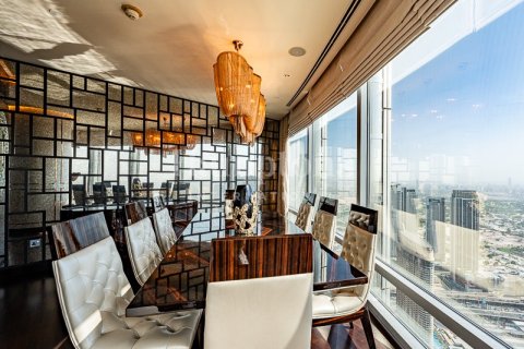 Apartment sa Burj Khalifa, Dubai, UAE 2 silid-tulugan, 177.35182700 sq.m. № 715753 - larawan 17