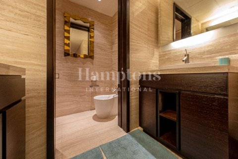 Apartment sa Burj Khalifa, Dubai, UAE 2 silid-tulugan, 177.35182700 sq.m. № 715753 - larawan 26
