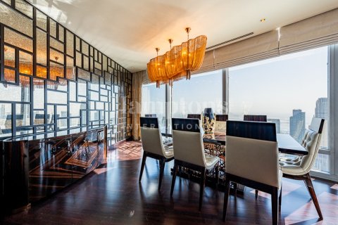 Apartment sa Burj Khalifa, Dubai, UAE 2 silid-tulugan, 177.35182700 sq.m. № 715753 - larawan 12