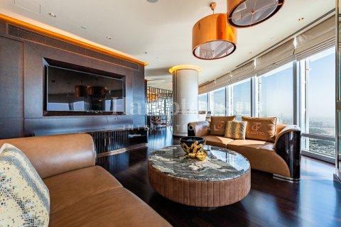 Apartment sa Burj Khalifa, Dubai, UAE 2 silid-tulugan, 177.35182700 sq.m. № 715753 - larawan 21