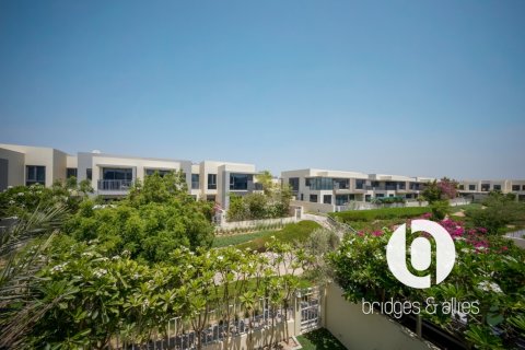 Villa te huur in Dubai Hills Estate, Dubai, VAE 3 slaapkamers, 209 vr.m., nr 715749 - foto 4