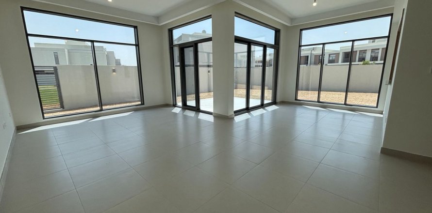 ویلا در Dubai ، امارات متحده عربی 4 خوابه ، 338.6 متر مربع.  شماره 634608