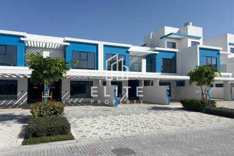 Casa urbana em Dubai, EAU 4 quartos, 205 m2 № 681783