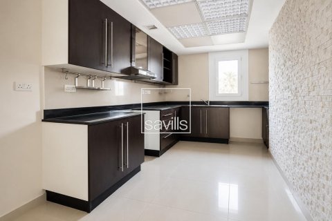 Villa till försäljning i Al Reef, Abu Dhabi, UAE 5 sovrum, 273.32 kvm Nr. 748040 - fotografi 6