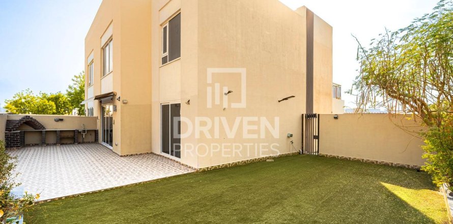 Apartment in Dubai South (Dubai World Central), Dubai, UAE 3 bedrooms, 250.37 sq.m. № 745279