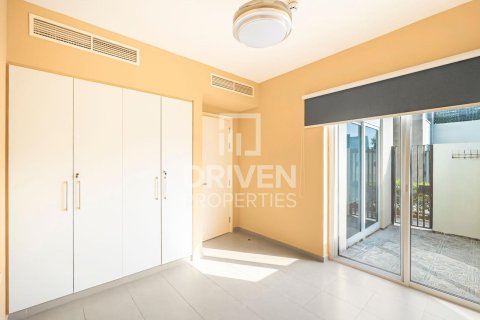 Apartment in Dubai South (Dubai World Central), Dubai, UAE 3 bedrooms, 250.37 sq.m. № 745279 - photo 10