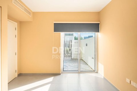 Apartment in Dubai South (Dubai World Central), Dubai, UAE 3 bedrooms, 250.37 sq.m. № 745279 - photo 9