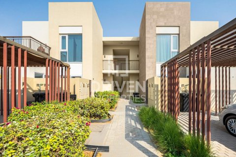 Apartment in Dubai South (Dubai World Central), Dubai, UAE 3 bedrooms, 250.37 sq.m. № 745279 - photo 21
