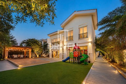Villa à Mohammed Bin Rashid City, Dubai, EAU: 4 chambres, 873.29 m2 № 743270
