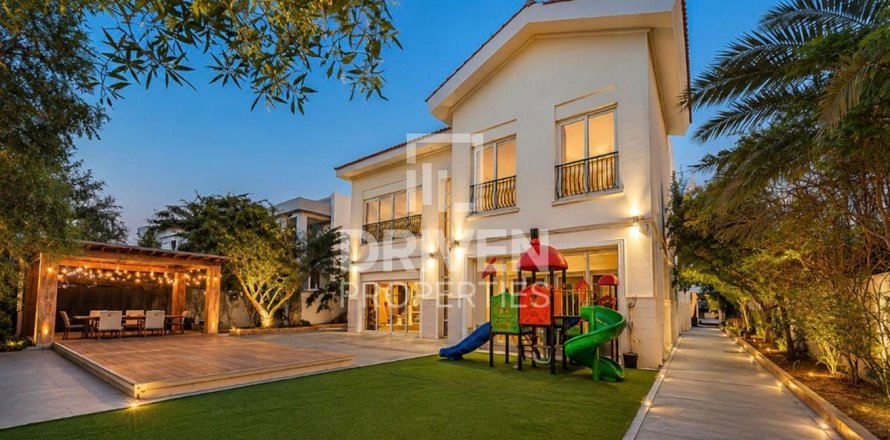 Villa em Mohammed Bin Rashid City, Dubai, EAU 4 quartos, 873.29 m2 № 743270