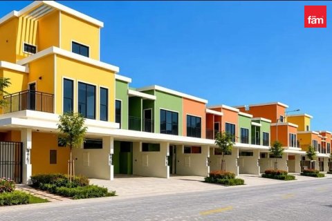 Townhouse in Dubai, UAE 4 bedrooms, 144 sq.m. № 739543