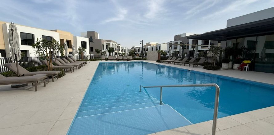 Βίλα σε Dubai, ΗΑΕ 4 υπνοδωμάτια, 147.9 τ.μ. Αρ. 711471