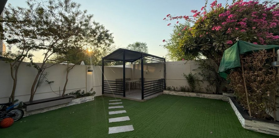 טאונהאוס ב Dubai, איחוד האמירויות 3 חדרי שינה, 181.2 מ"ר מספר 769117