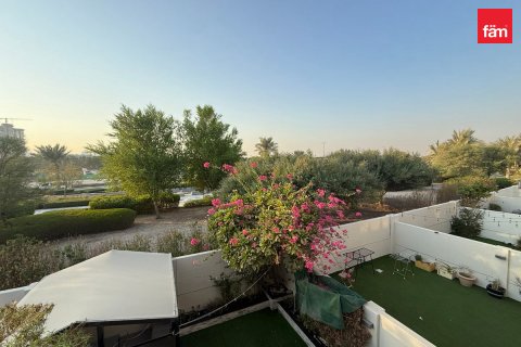 Maison de ville à vendre à Dubai, EAU 3 chambres, 181.2 m2 № 769117 - photo 2