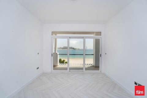 Villa in Palm Jumeirah, Dubai, UAE 5 bedrooms, 270.9 sq.m. № 717608 - photo 12