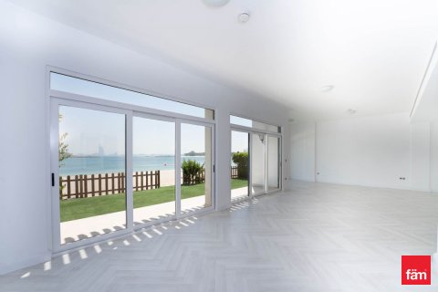 Villa in Palm Jumeirah, Dubai, UAE 5 bedrooms, 270.9 sq.m. № 717608 - photo 4