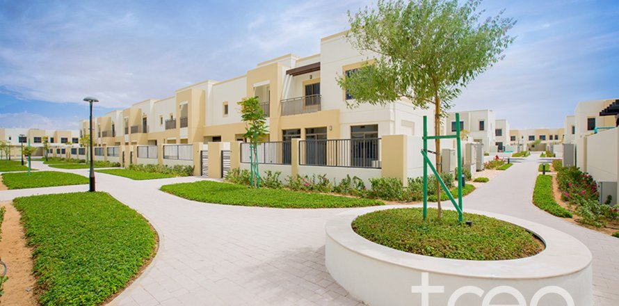 Villa a Town Square, Dubai, EAU 4 camere da letto, 271.83 mq. № 761428