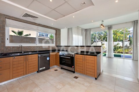 Jumeirah Park、Dubai、UAE にあるヴィラ販売中 4ベッドルーム、455 m2、No707151 - 写真 8
